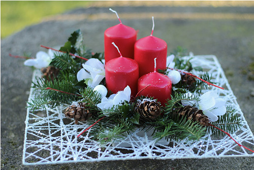 Adventní svícen bílo-červený — foto 1