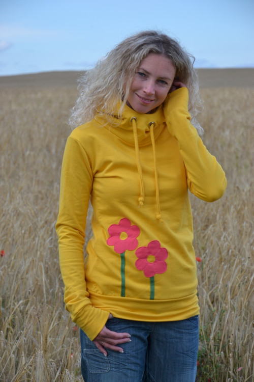 Mikina s kytičkama — foto 1