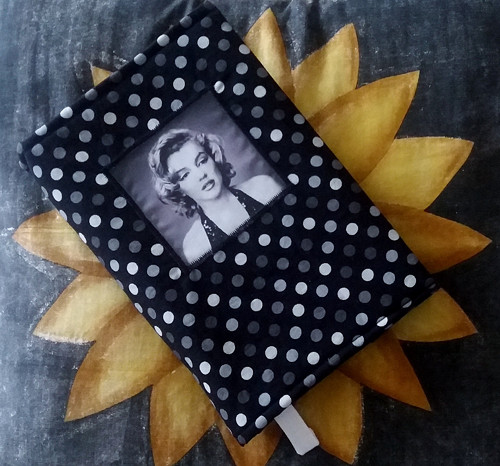 Obal na knihu MARILYN — foto 1
