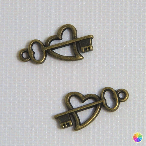 Přívěsek srdce s klíčkem 23x13mm
