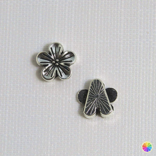 Přívěsek průvlek kytička 16x16mm