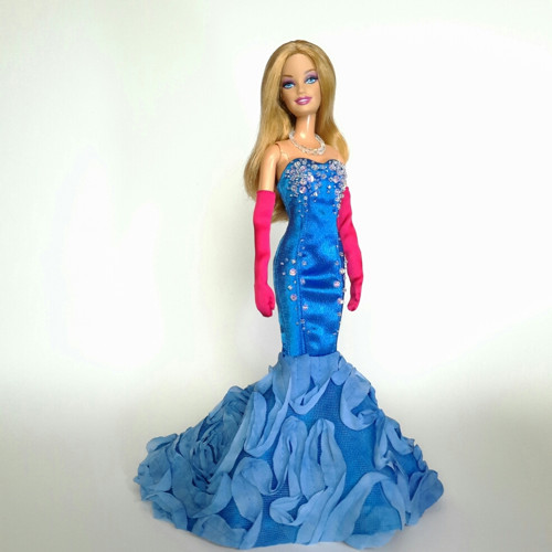 Šaty na Barbie — foto 1