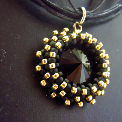 Swarovski black chrysantema
