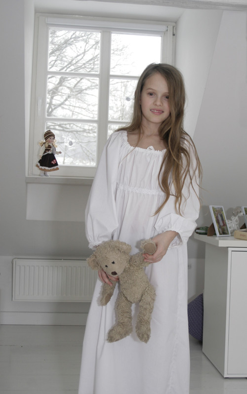BíleBílá košulenka s rezervací — foto 1