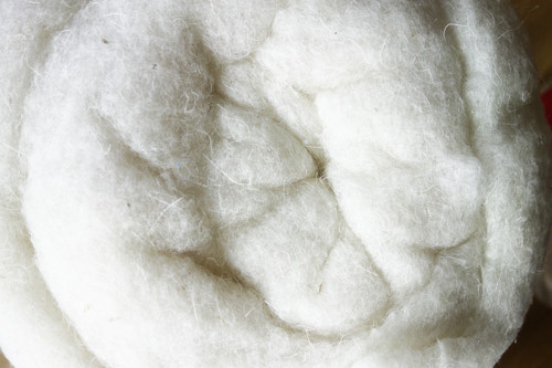Ovčí vlna Milk Sheep, 31 mic, Přírodně bílá, 50 gr