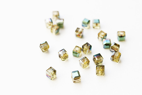10ks - Skleněná broušená krychle - 4 mm — foto 1