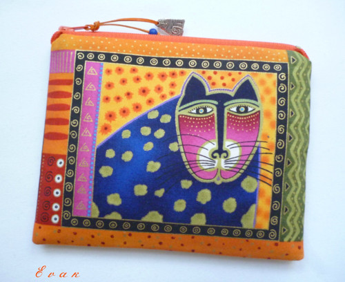 Kocour Alex - taštička desing Laurel Burch — foto 1