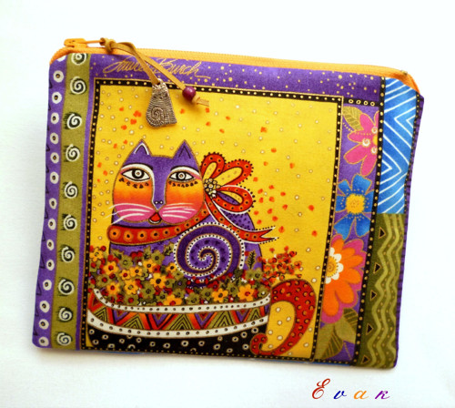 Kočka Tinda - taštička desing Laurel Burch — foto 1