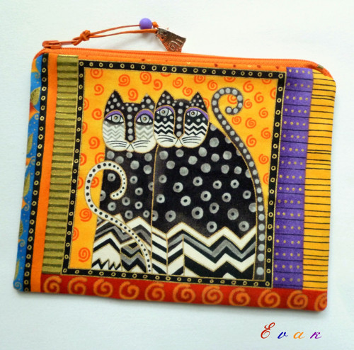 Kocour Dan a Sam - taštička desing Laurel Burch — foto 1