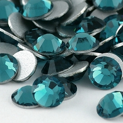 Skleněné celobroušené kamínky Preciosa VIVA12