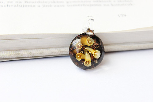 Skleněný murano mini přívěsek - 30x20 mm — foto 1