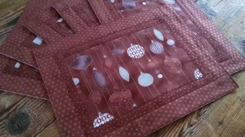 Vánoční prostírání "Vánoční ozdoby - čokoládové" — foto 1