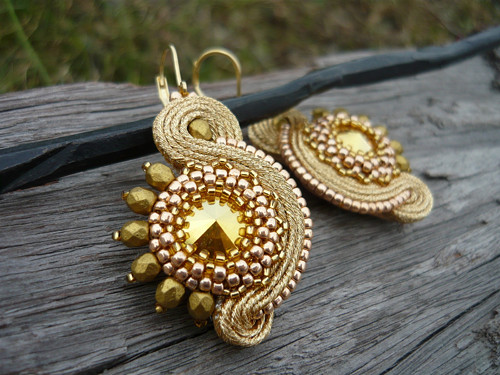 Soutache náušnice Golden Sun — foto 1