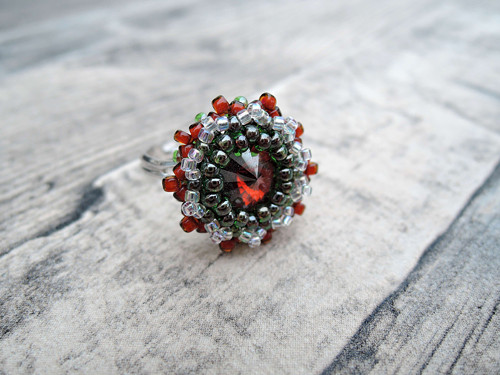 Prsten Swarovski Green Magma obšitý korálky