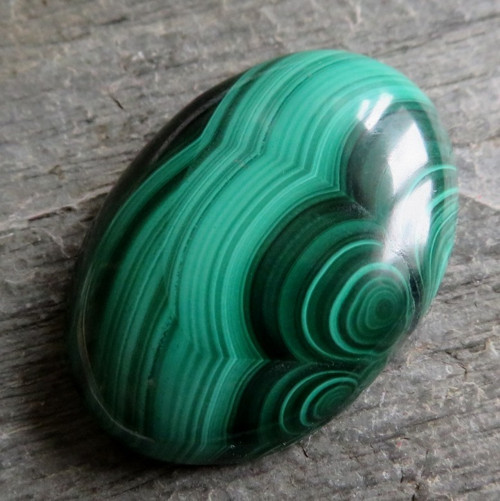 Malachit Extra, oválný kabošon 3x2 cm č.01 — foto 1