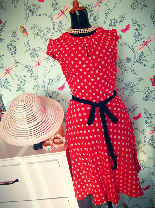 Retro dots šatečky — foto 1
