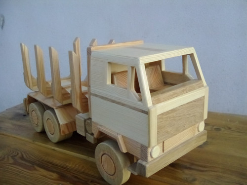 Dřevěné auto — foto 1