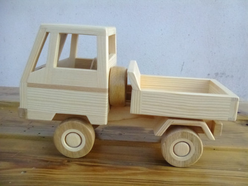 Dřevěné auto — foto 1
