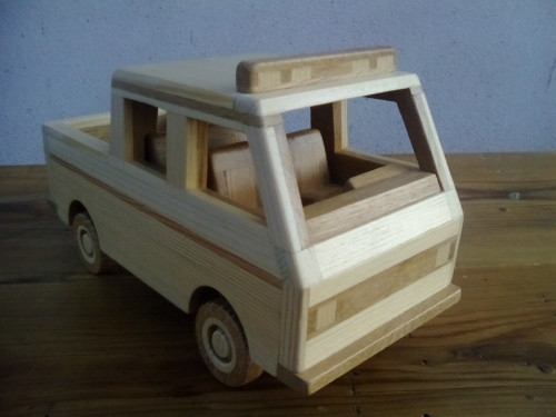 Dřevěné auto — foto 1