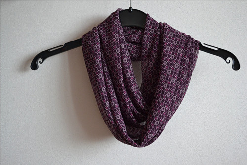 Nákrčník "violet" — foto 1