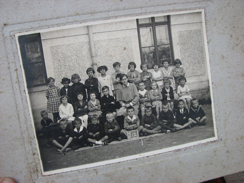 Třída II. A.... školní kabinetní fotografie