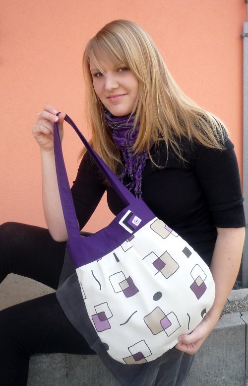 Fialová se čtverci — foto 1