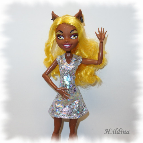Stříbrné šatičky „AUGUSTA" pro MONSTER HIGH — foto 1