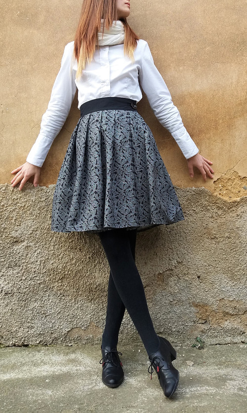 Černá Elegantní S Bílým Potiskem — foto 1
