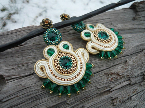 Soutache náušnice LUXURY Ivory&Gold&Emerald — foto 1