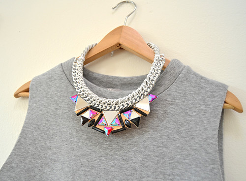 VÝPRODEJ!!! Náhrdelník SILVER WHITE TRIBAL — foto 1