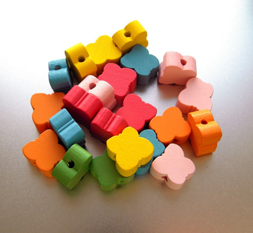Motýlci - dřevěné korálky - sada 22 ks