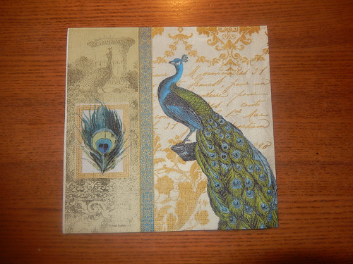 Ubrousek na decoupage - páv a písmo