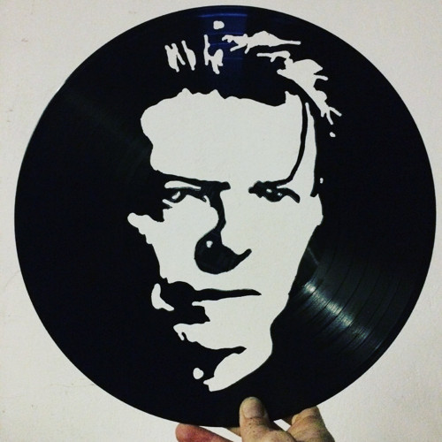 David Bowie portrét vyřezáno do gramodesky