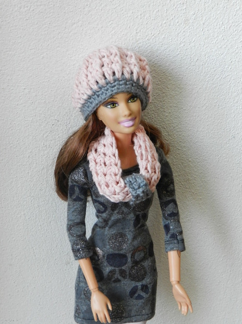 Čepička pro Barbie — foto 1