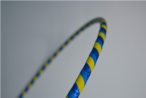 Obruč na hooping modro-žlutá 95 cm SLEVA! — foto 1