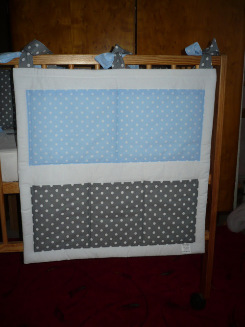 Kapsář k postýlce puntíky na bílém 60x60