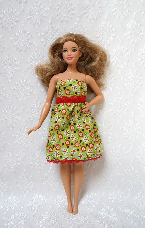 Šaty pro Barbie 2016 - curvy - baculku — foto 1