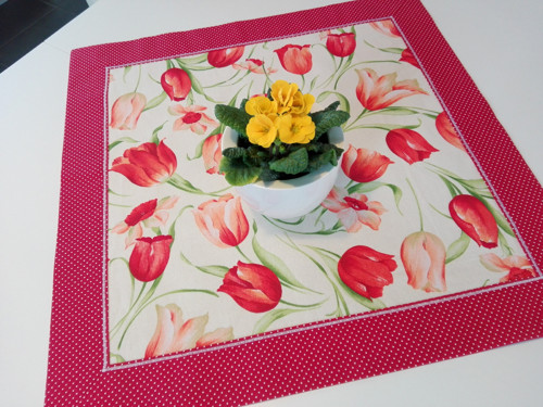 Červený tulipán 57 x 57 — foto 1