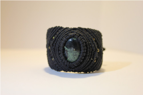 Černý Macramé náramek — foto 1