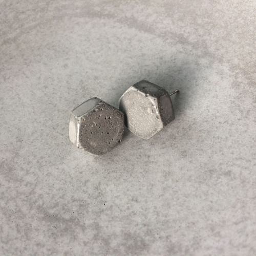 Betónové náušnice Hex nuts natural 01 — foto 1