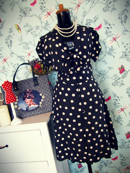 Šaty dots s mašlí — foto 1