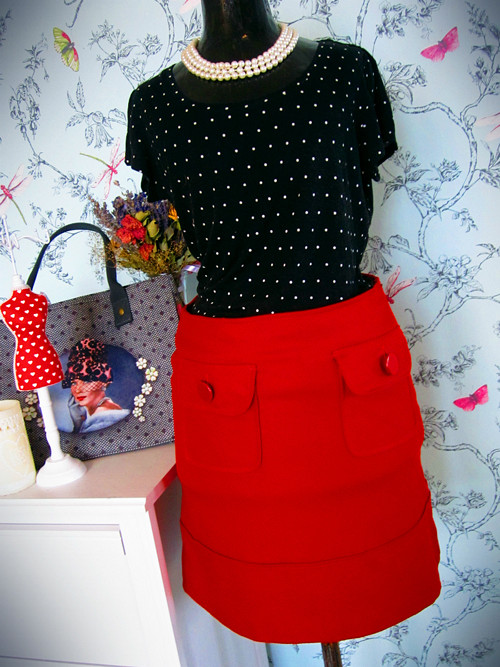 Sukýnka RED RETRO — foto 1