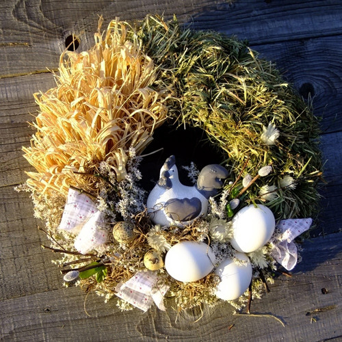 Velikonoční věnec - Keramická slepička — foto 1