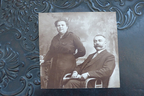 Druhá máma... stará fotopohlednice — foto 1