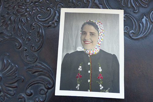 V šátku... stará fotografie — foto 1
