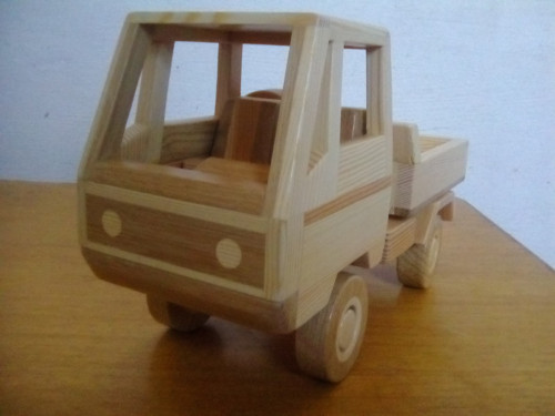 Dřevěné auto — foto 1
