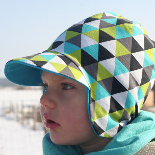Na uši s kšiltem — foto 1