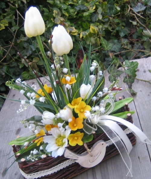 Tulipány a konvalinky — foto 1