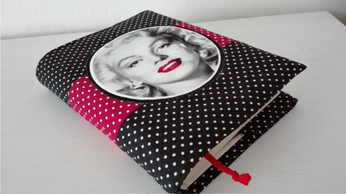 Obal na knihu Marilyn Monroe — foto 1