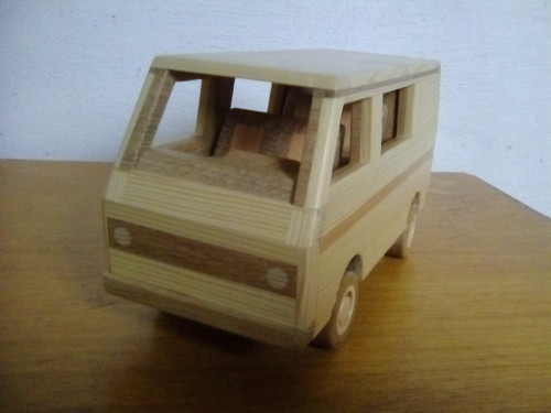 Dřevěné auto — foto 1